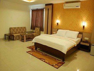 בהופאל Hotel Raja Bhoj מראה חיצוני תמונה
