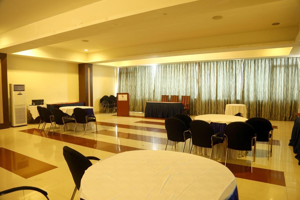 בהופאל Hotel Raja Bhoj מראה חיצוני תמונה