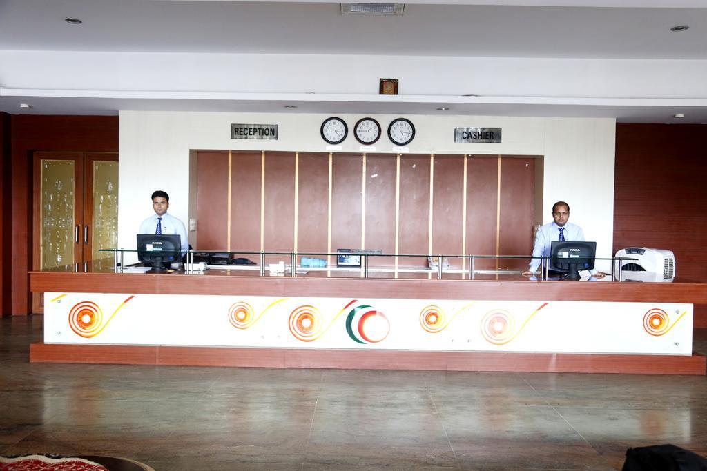 בהופאל Hotel Raja Bhoj מראה חיצוני תמונה
